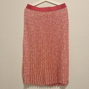 NWT. Vince Camuto Red and White Pleated Midi Skirt